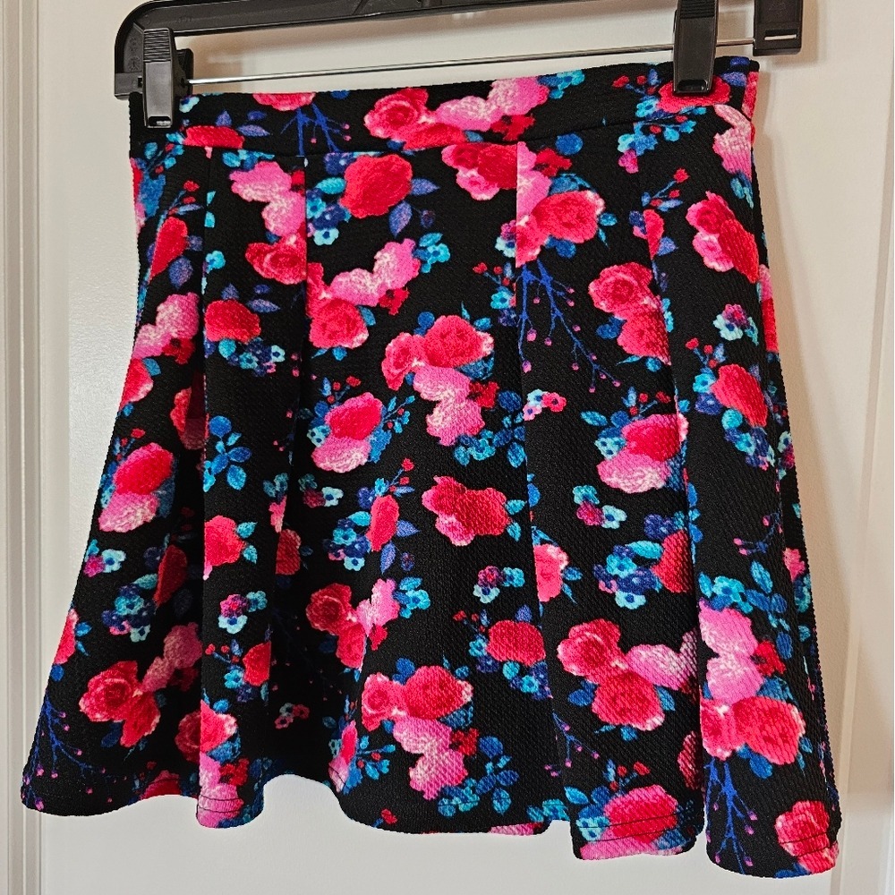 Girls Floral Skater Skirt Pink Blue‎ Rose Black Waffle Knit Size 10/12 Spring